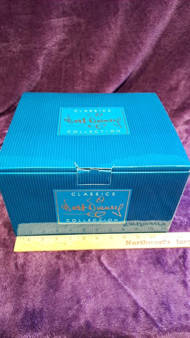 Walt Disney Classics Collection Pinocchio Geppetto's Toy Hutch Figurine With Box - 5