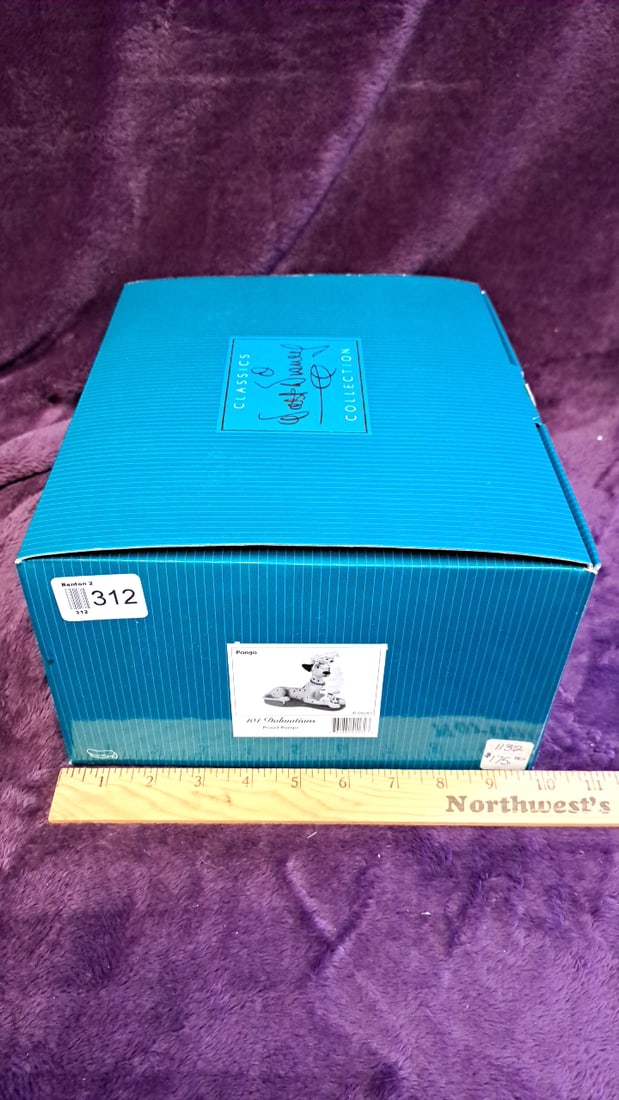 Walt Disney Classics Collection 101 Dalmatians Proud Pongo Figurine With Box - 4