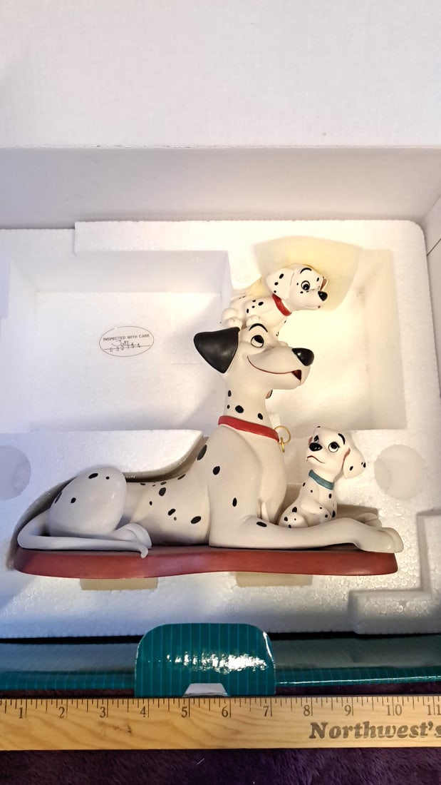 Walt Disney Classics Collection 101 Dalmatians Proud Pongo Figurine With Box - 6
