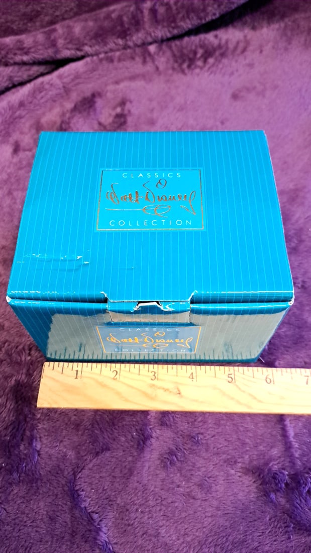 Walt Disney Classics Collection Pinocchio Say Hello To Figaro Figurine W/ Box - 4