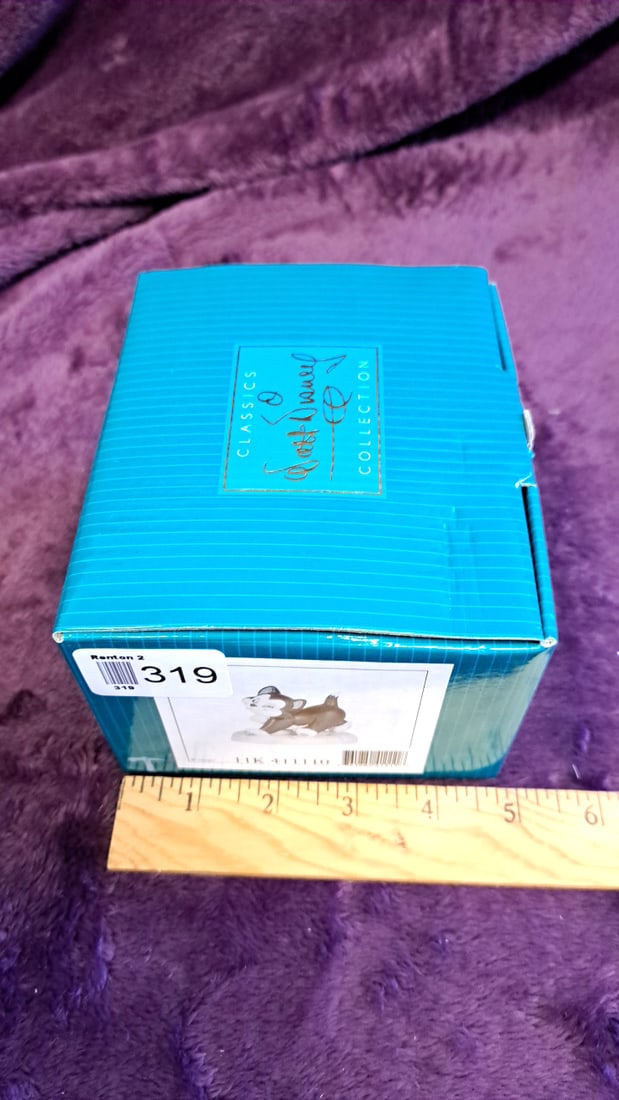 Walt Disney Classics Collection Pinocchio Say Hello To Figaro Figurine W/ Box - 5