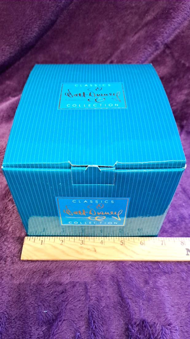 Walt Disney Classics Collection Duchess The Aristocats White Cat Figurine With Box - 4