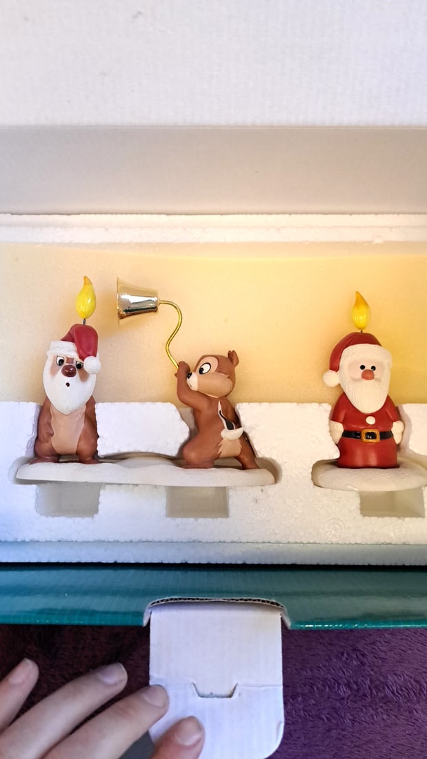Walt Disney Classics Collection Pluto's Christmas Tree Chip 'n Dale Santa Candle Set 1997: 10 x 5 x 6 2. 5 lb Low Estimate: 10.00 High Estimate: 35.00