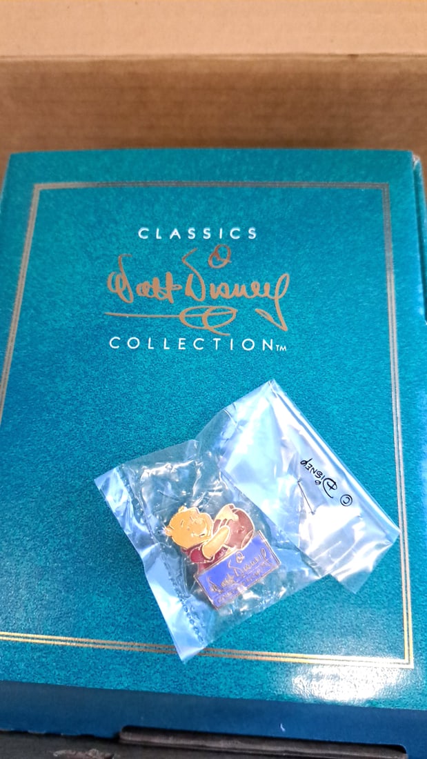 Disney Winnie The Pooh Ceramic Figurine Holding Hunny Pot With Box - 6