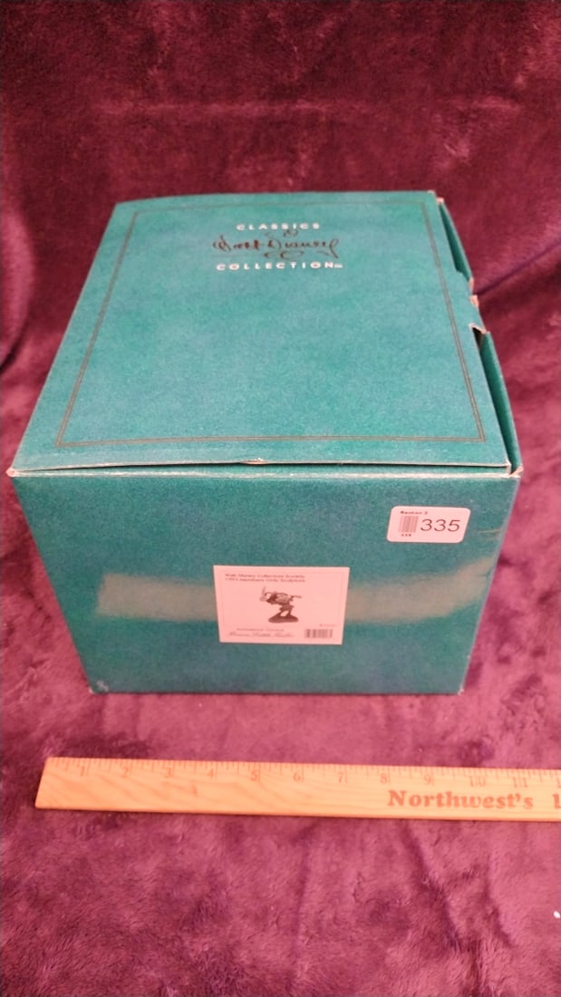 Wdcc Walt Disney Classics Collection Mickey Mouse Brave Little Tailor Sculpture With Box - 4