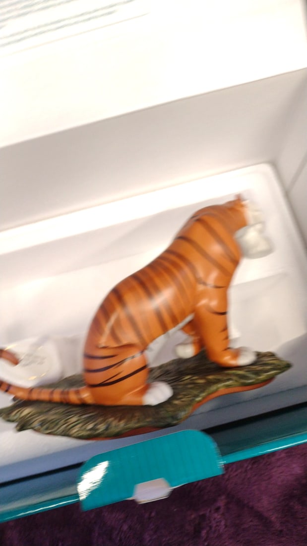 Walt Disney Classics Collection Shere Khan "everyone Runs From Shere Khan" Figurine - 4
