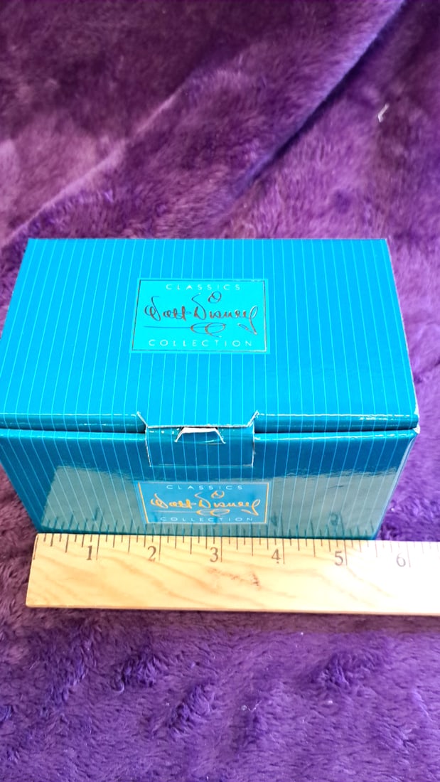 Walt Disney Classics Collection Alice In Wonderland Filmstrip Title Figurine With Box - 4