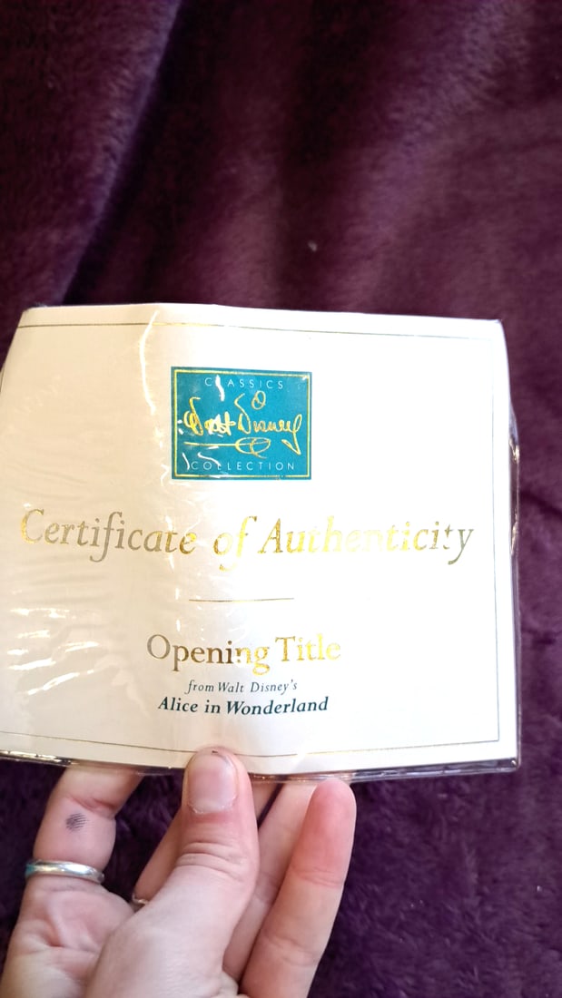 Walt Disney Classics Collection Alice In Wonderland Filmstrip Title Figurine With Box - 6