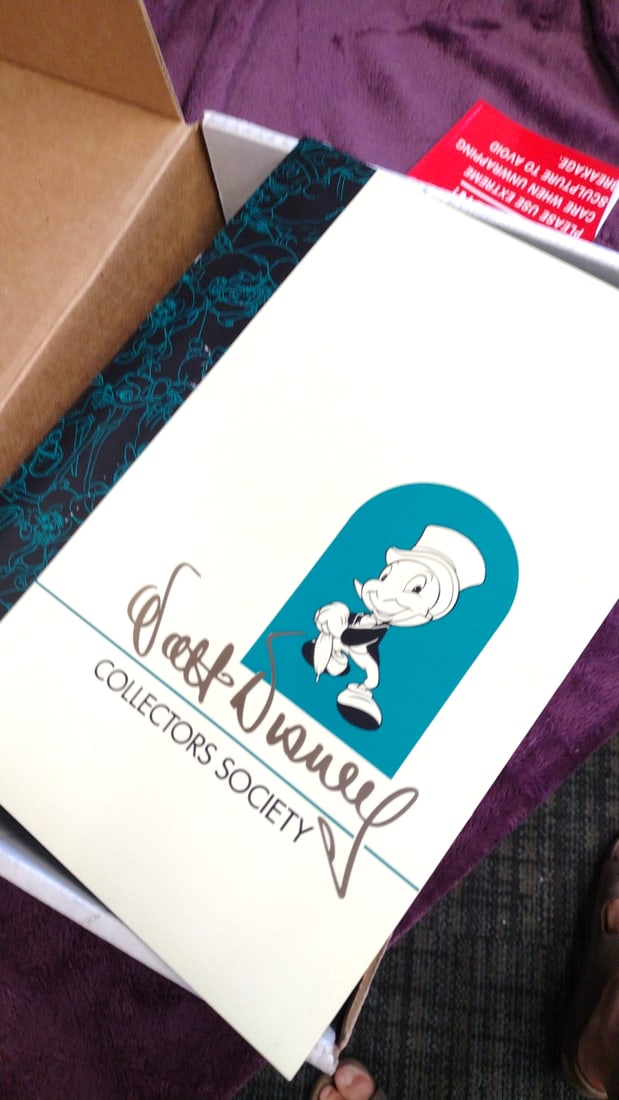 Walt Disney Classics Collection Magician Mickey 1997 Membership Gift Sculpture With Print & Pin - 6