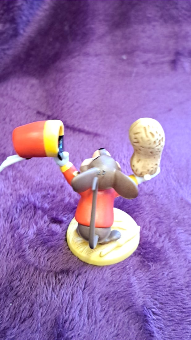 Walt Disney Classics Collection Timothy Q. Mouse Dumbo Figurine Peanut Megaphone - 3