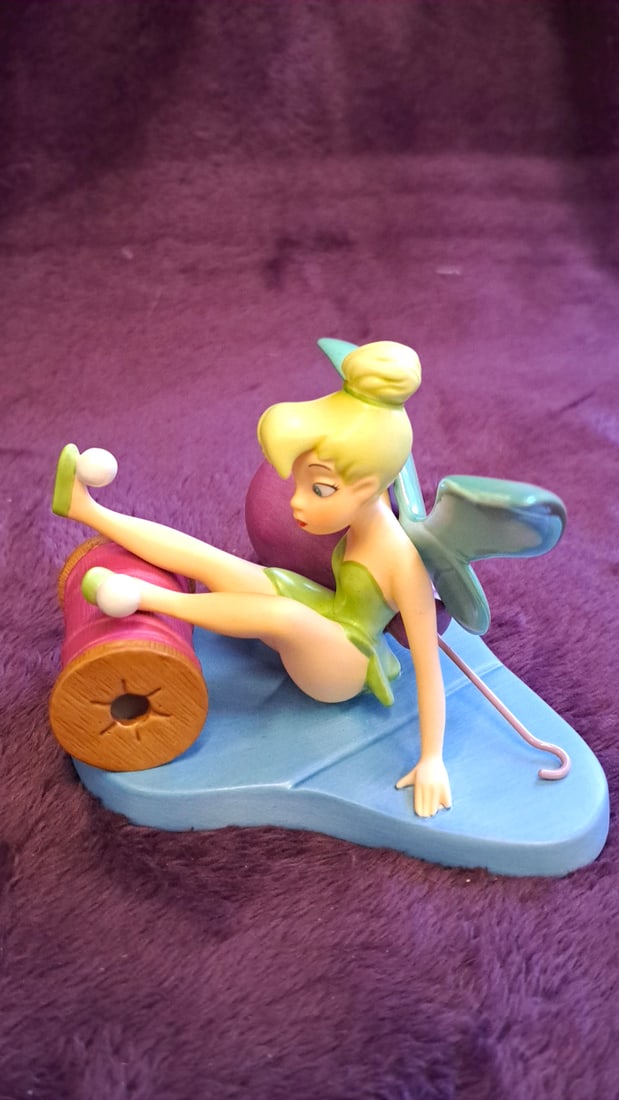 Walt Disney Classics Collection 2001 Peter Pan Little Charmer Tinker Bell Sculpture - 2