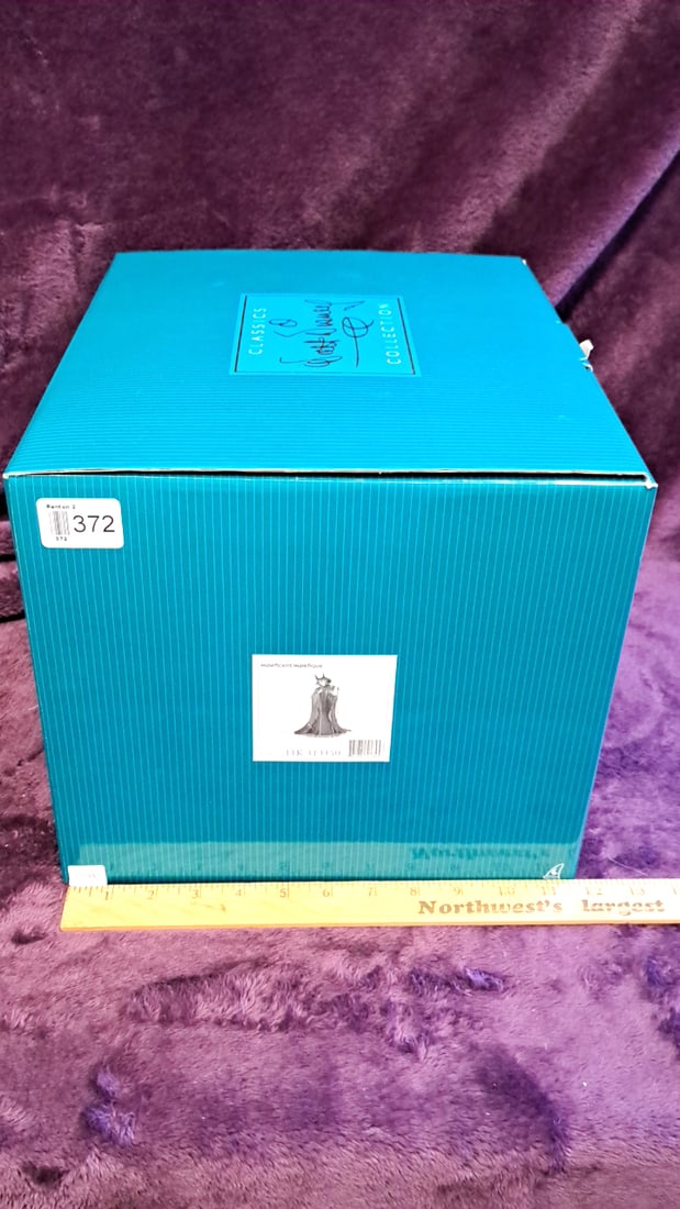 Walt Disney Classics Collection Maleficent Evil Enchantress Figurine With Diablo & Box - 5