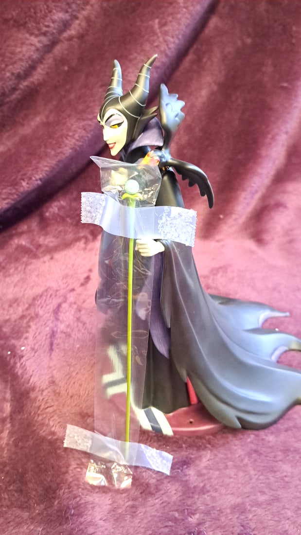Walt Disney Classics Collection Maleficent Evil Enchantress Figurine With Diablo & Box - 8
