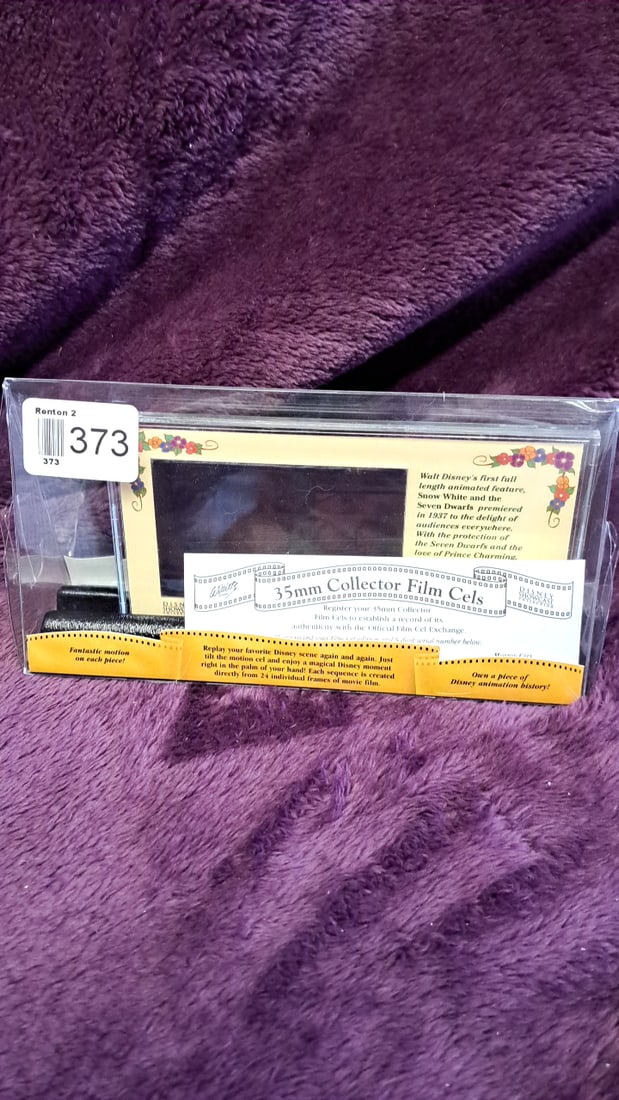Disney Showcase Snow White And The Seven Dwarfs 35mm Collector Motion Cels - 2