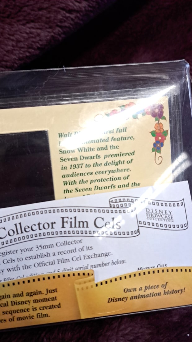 Disney Showcase Snow White And The Seven Dwarfs 35mm Collector Motion Cels - 3