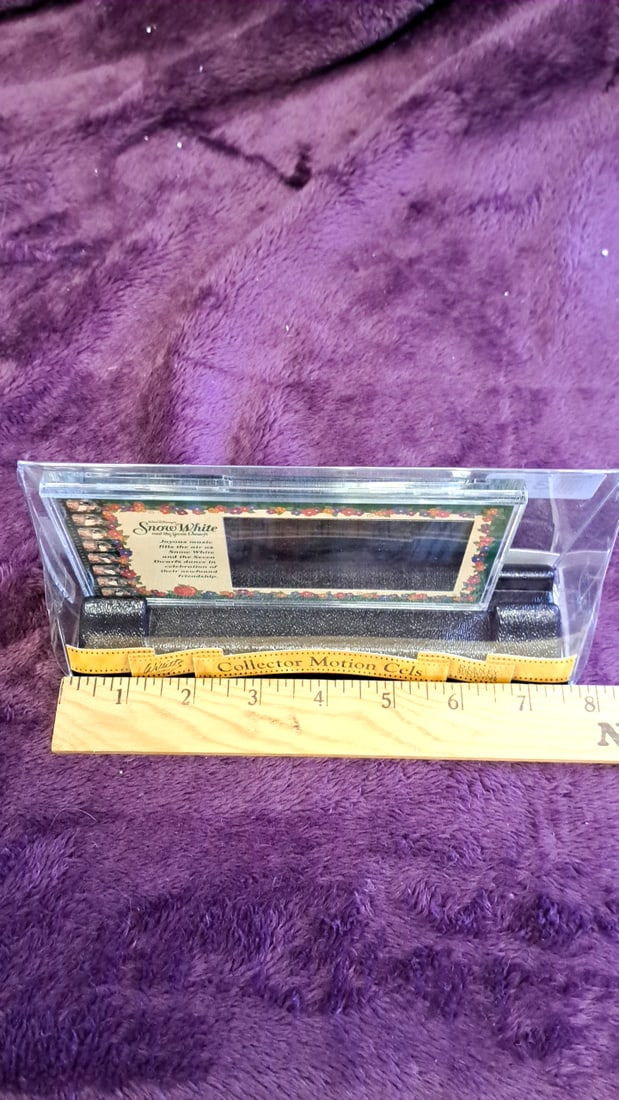 Disney Showcase Snow White And The Seven Dwarfs 35mm Collector Motion Cels - 4