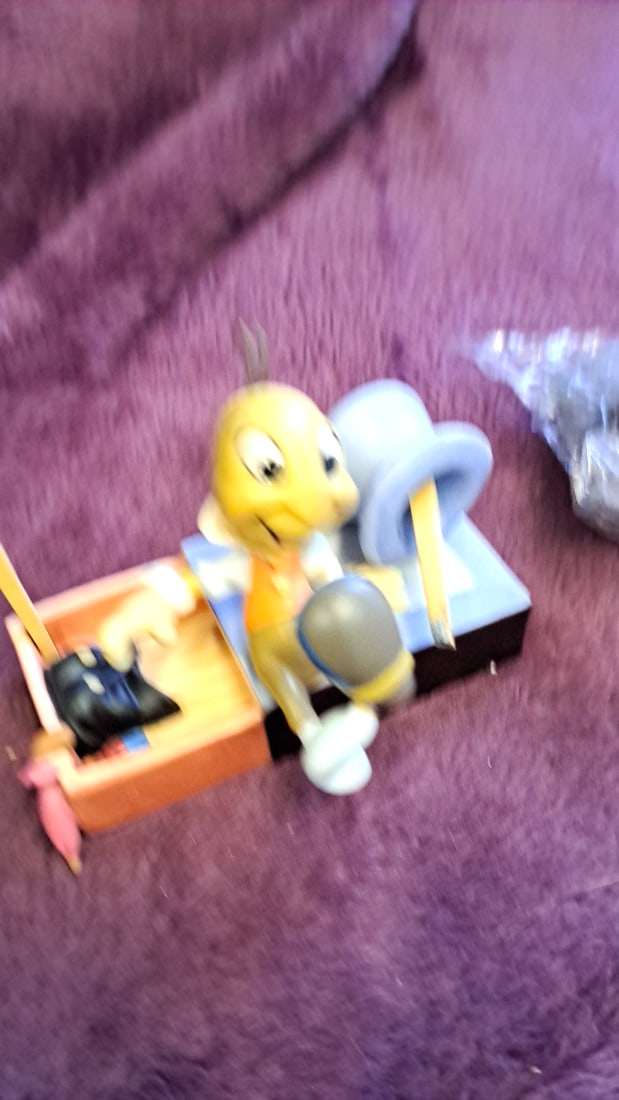 Disney Jiminy Cricket Pinocchio Desk Figurine With Hat And Pencil - 2