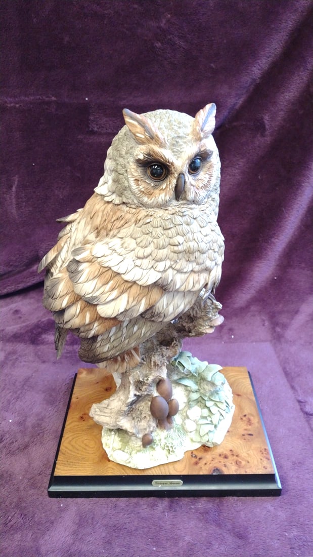 Giuseppe Armani Florence Owl Figurine On Wood Base With Box: 11 x 18 x 10 5. 5 lb Low Estimate: 100.00 High Estimate: 150.00