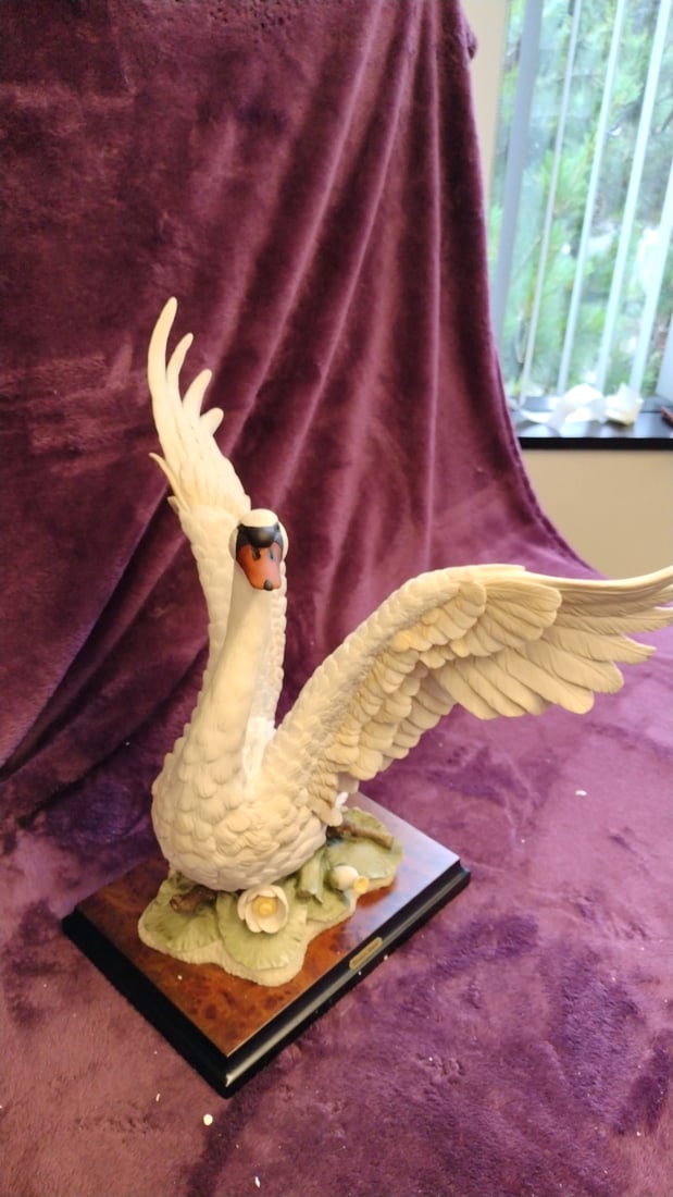 Giuseppe Armani Florence Swan Figurine On Base With Certificates, 17 In Wingspan - 2