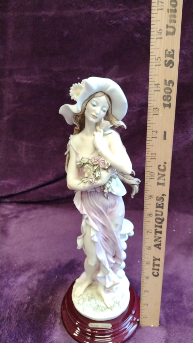 Porcelain Giuseppe Armani Daisy Lady Figurine With Hat Flowers, Pink Dress, Wood Base, Approx 14 In - 7