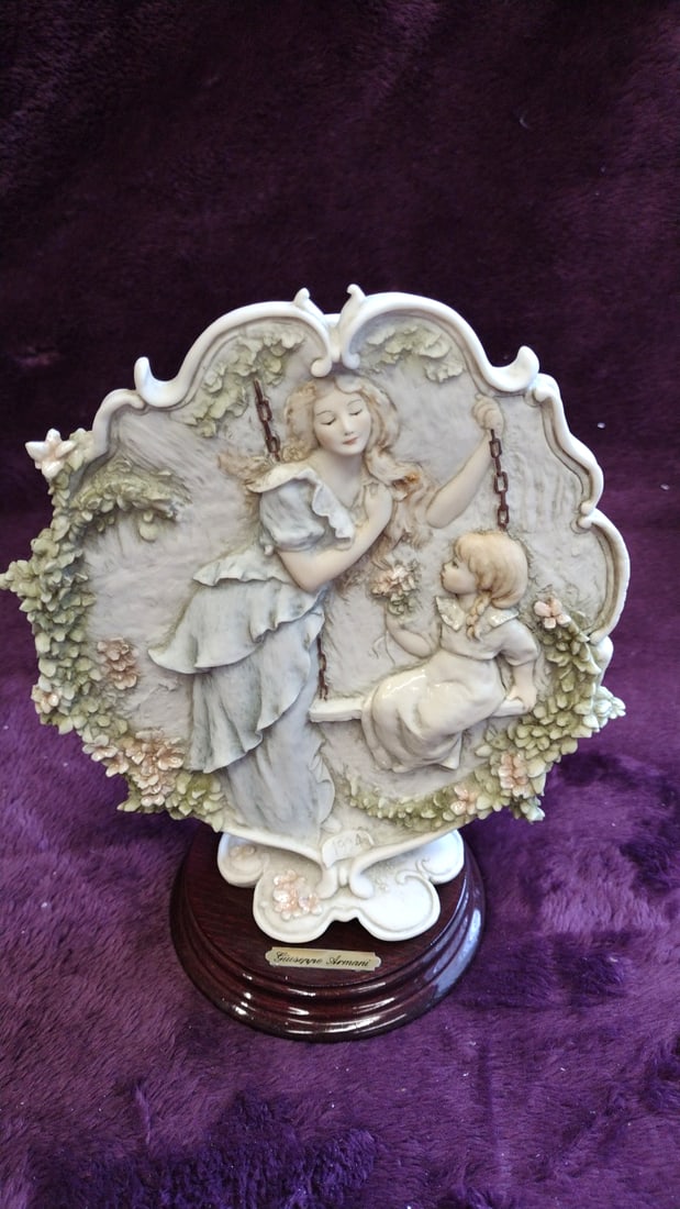 Giuseppe Armani Florence Mother's Day Figurine On Wood Base - 2