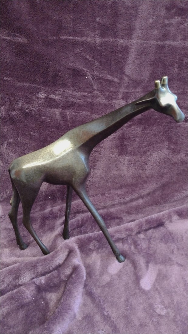 Loet Vanderveen Patinated Bronze Giraffe Sculpture Figurine Signed: 5 x 12 x 5 5 lb Low Estimate: 500.00 High Estimate: 1000.00