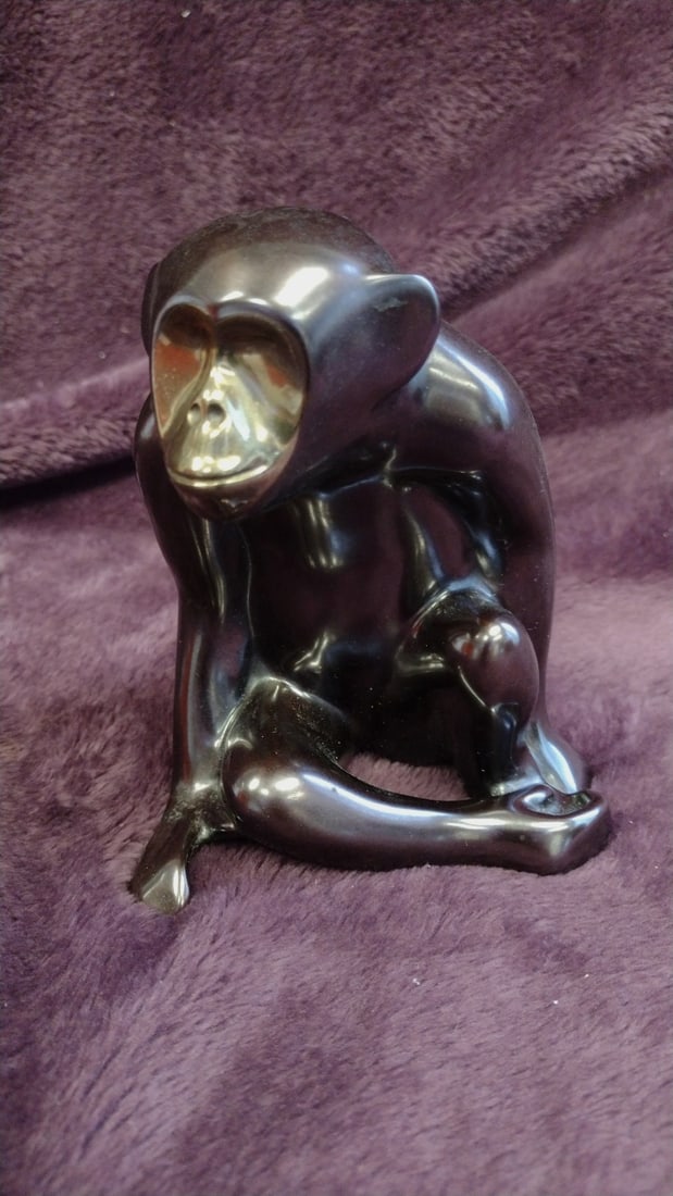 Loet Vanderveen Signed Bronze Monkey Sculpture, Approx. 5 In: 2 x 4. 5 x 2. 5 2. 5 lb Low Estimate: 200.00 High Estimate: 500.00