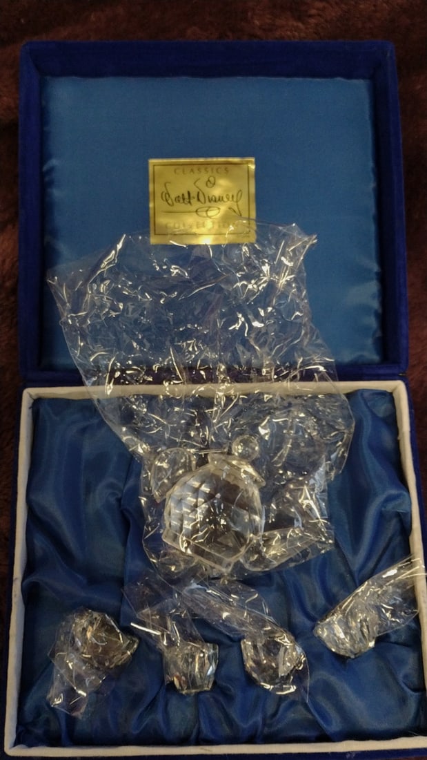 Scott-daniels Disney Classics Collection Crystal Miniature Tea Set In Blue Box: 5 x 4 x 2 1 lb Low Estimate: 10.00 High Estimate: 25.00