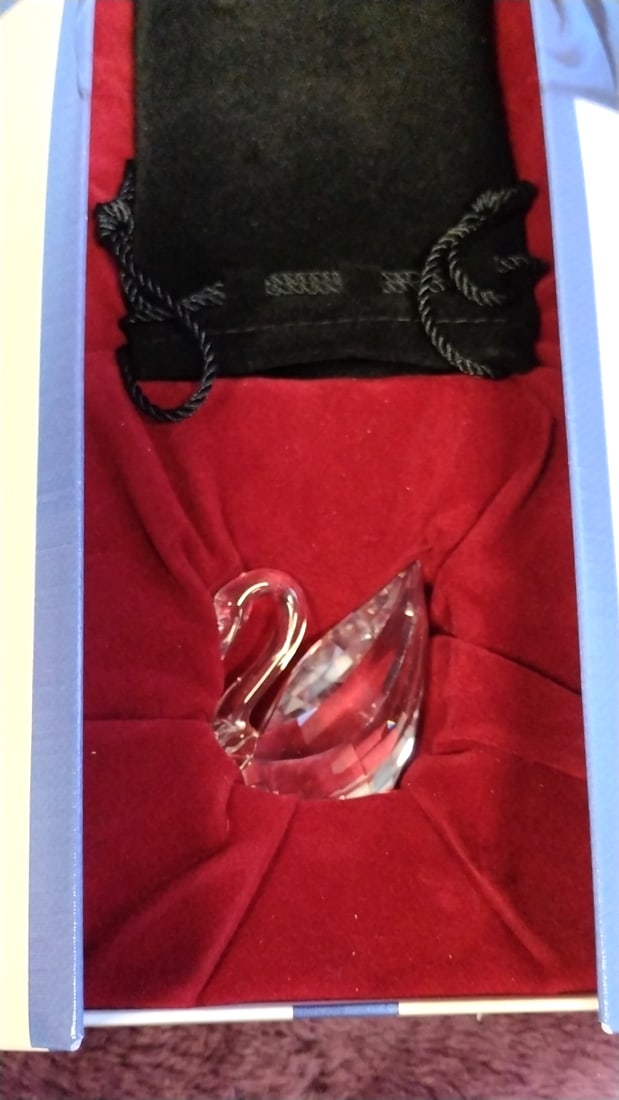 Clear Crystal Swan Figurine With Red Velvet Presentation Box And Black Drawstring Pouch - 2