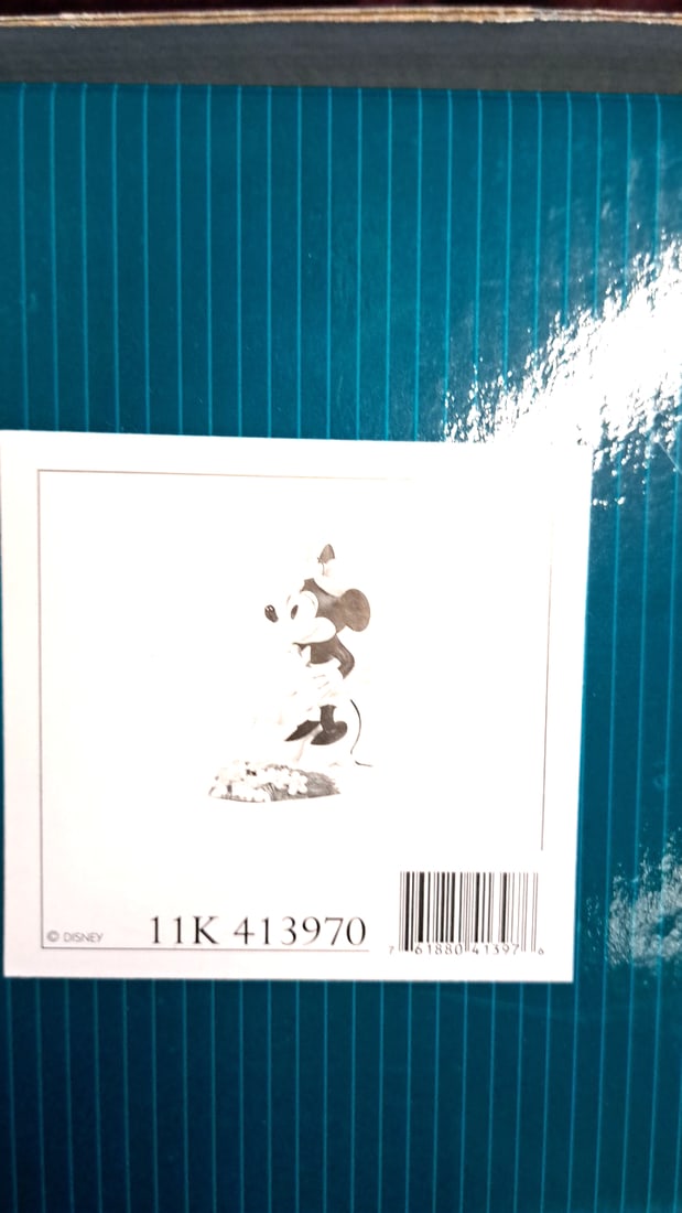 Walt Disney Classics Collection Minnie Mouse Mickey Cuts Up Figurine Watering Can - 6