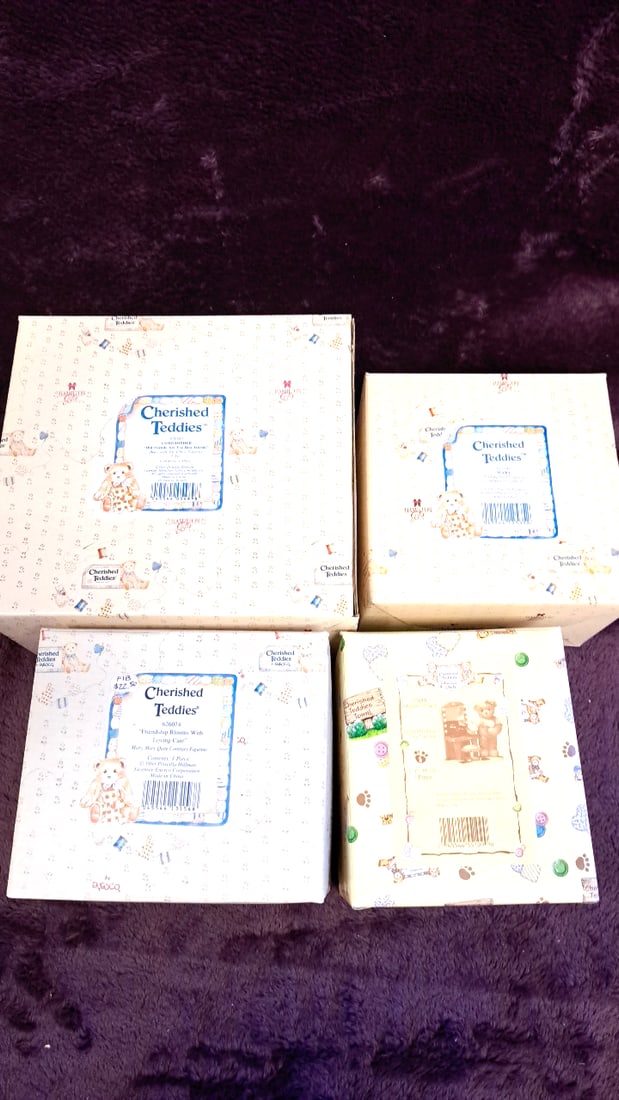 Enesco Cherished Teddies Boxed Figurines Lot Of 4: 8 x 7 x 4 2. 5 lb Low Estimate: 20.00 High Estimate: 35.00