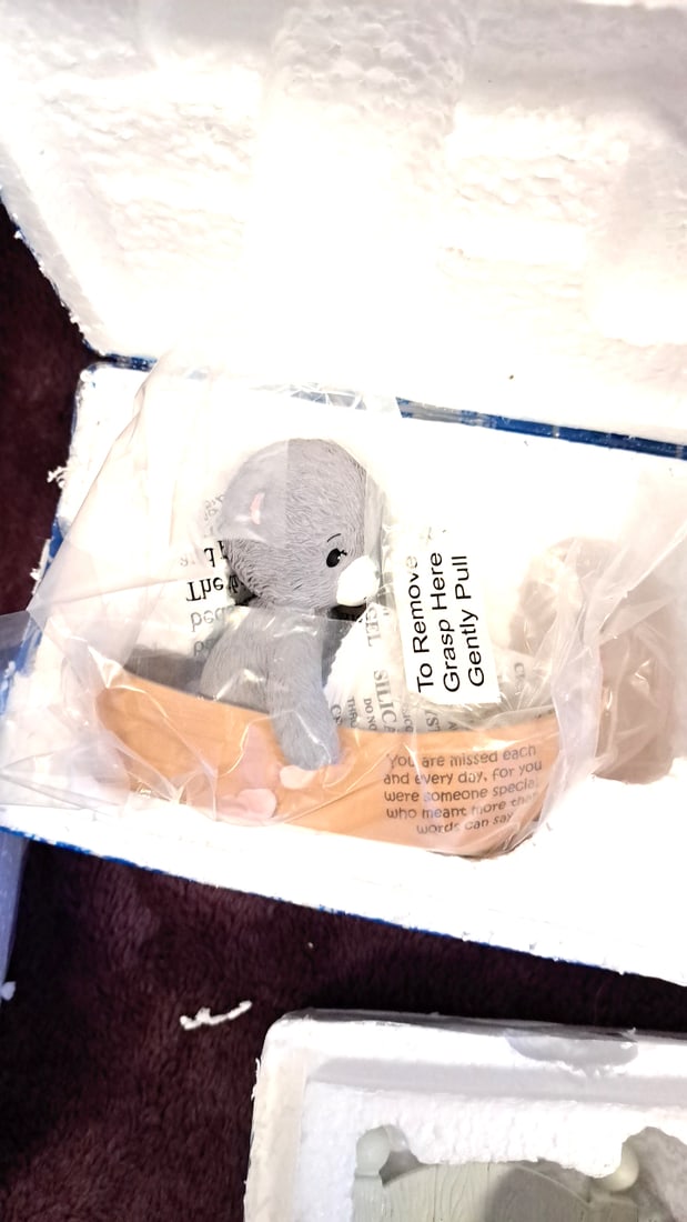 Lot Of 4 The Hamilton Collection Faithful Fuzzies A Love So Dear Bear & Cardinal Figurines - 2
