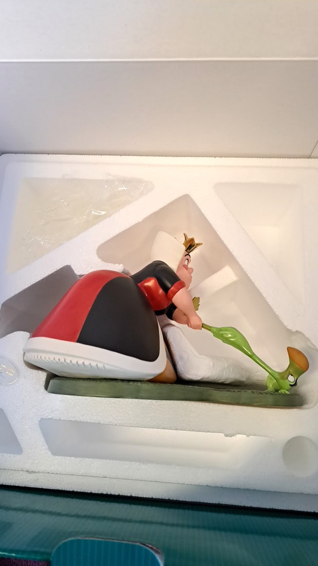 Wdcc Walt Disney Alice In Wonderland Queen Of Hearts Let The Game Begin Figurine 1999 - 7