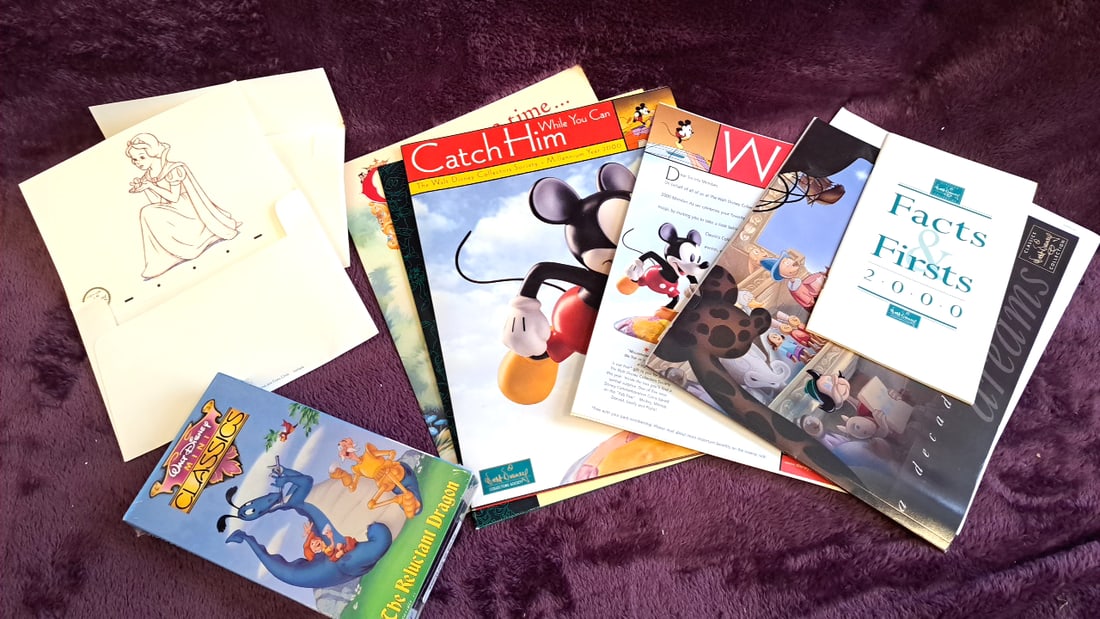 Walt Disney Collectibles Lot Snow White Lithograph Wdcc Paperwork Reluctant Dragon Vhs: 14x12x5 6lbs Low Estimate: 10.00 High Estimate: 150.00