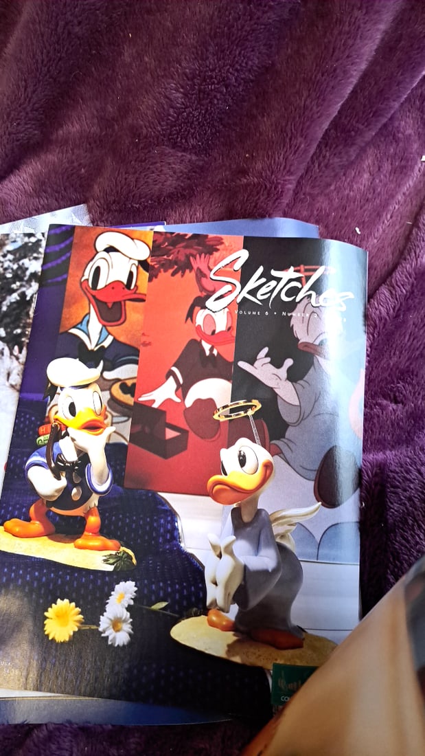 Walt Disney Collectors Society Sketches Magazine Lot With Jiminy Cricket Box - 3