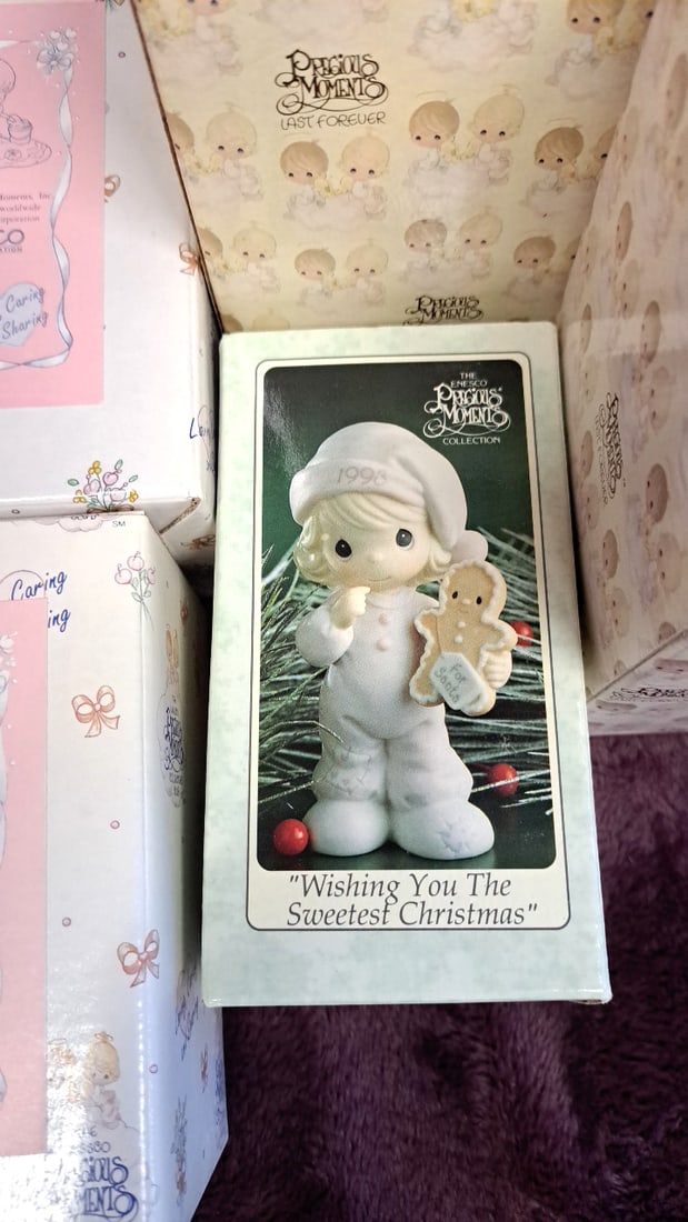Enesco Precious Moments Collector's Club Boxed Figurine Lot Incl. 530980 & Sweetest Christmas - 5