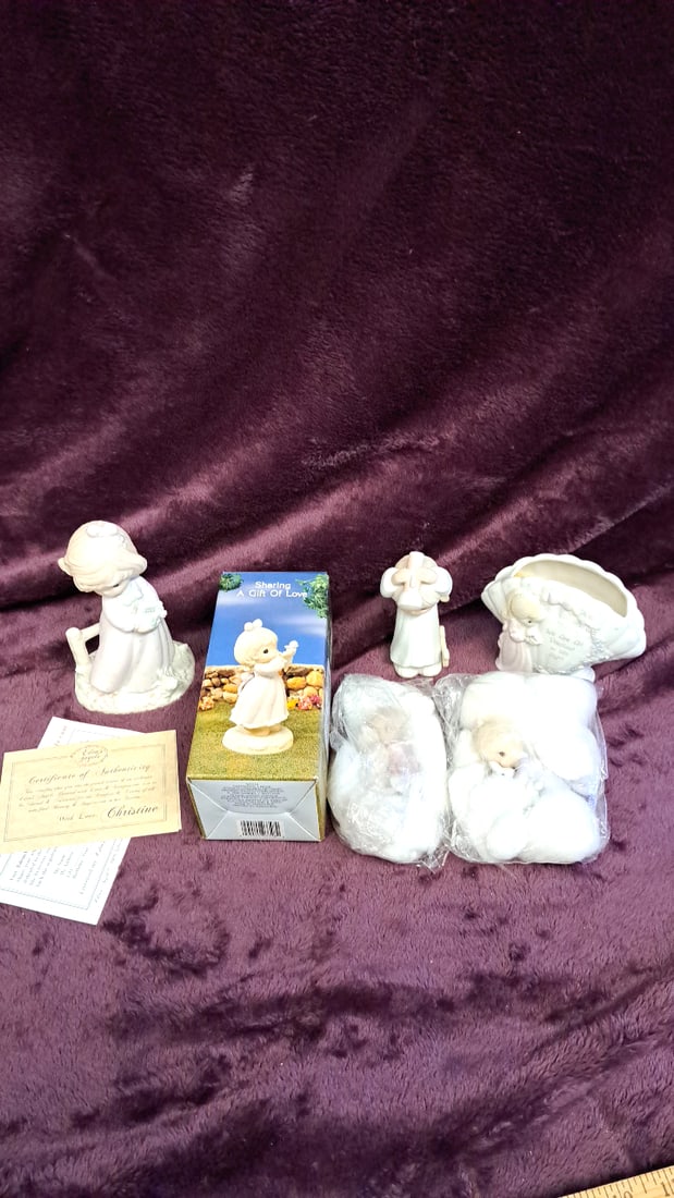Edens Angels Enesco Precious Moments Lot: 11 x 12 x 6. 2lb Low Estimate: 20.00 High Estimate: 50.00