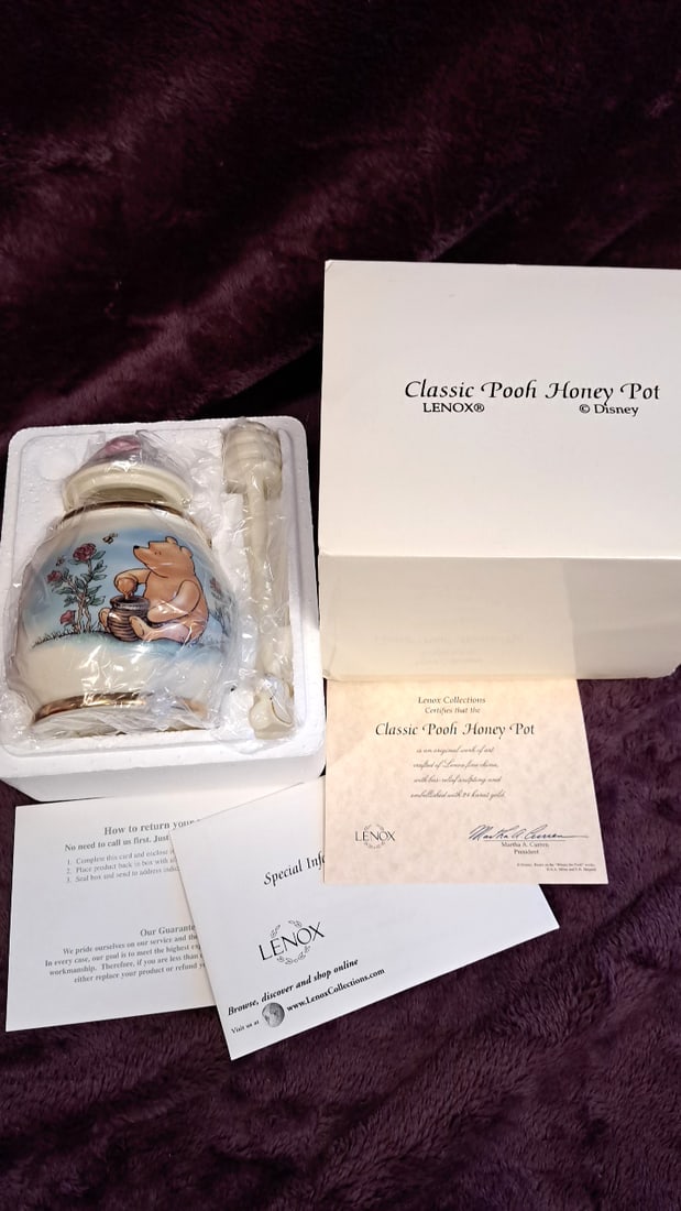 Lenox Disney Classic Pooh Honey Pot Porcelain Jar With Honey Dipper & Box (1 of 6)
