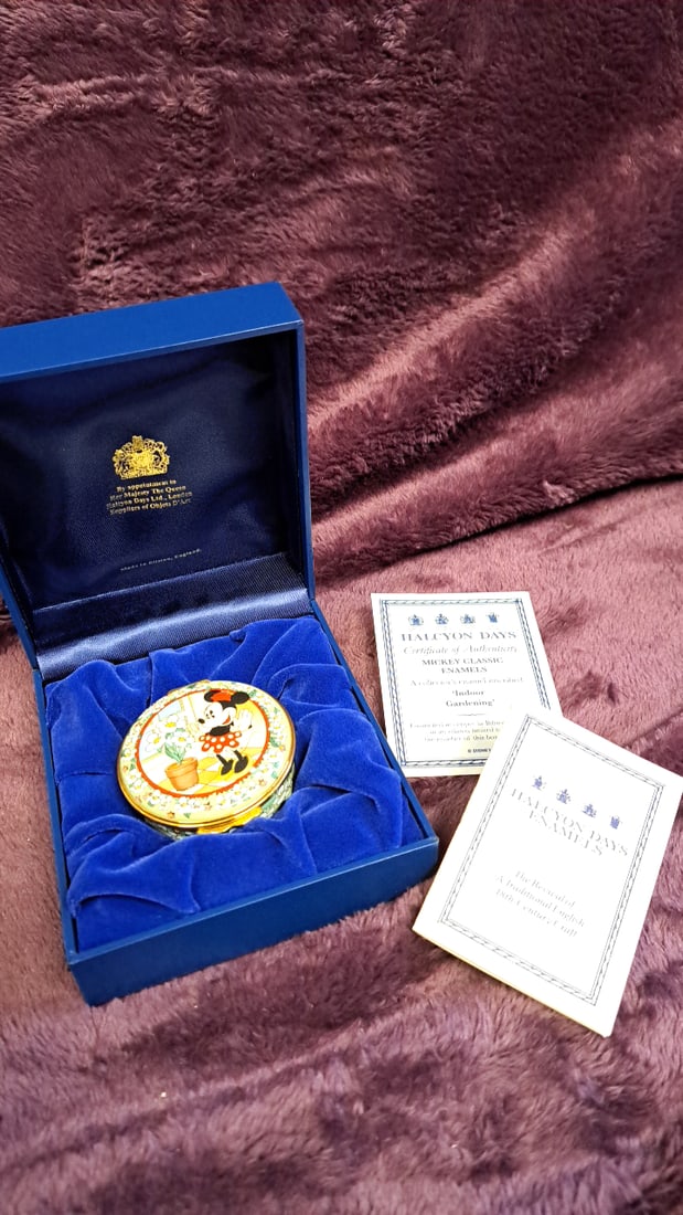 Halcyon Days Disney Mickey Classic Enamels "indoor Gardening" Enamel Box Le 76/3500: 4 x 5 x 3. 1lb Low Estimate: 50.00 High Estimate: 150.00