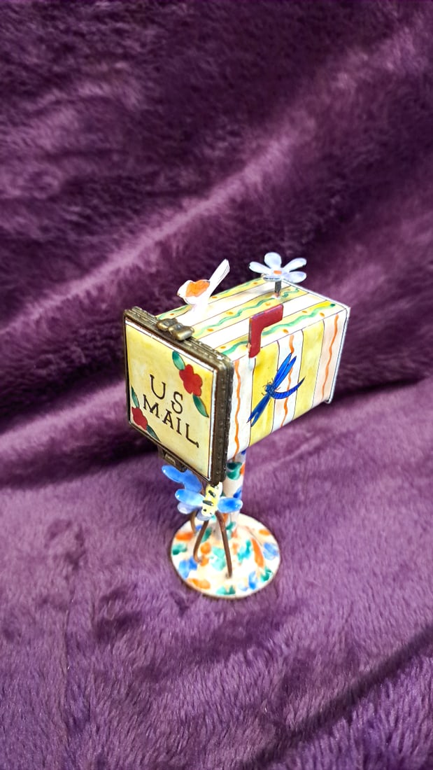 Hand-painted Kelvin Chen Us Mail Mailbox Figurine With Bird, Flower And Dragonfly: 5 x 6 x 6. 1lb Low Estimate: 20.00 High Estimate: 50.00