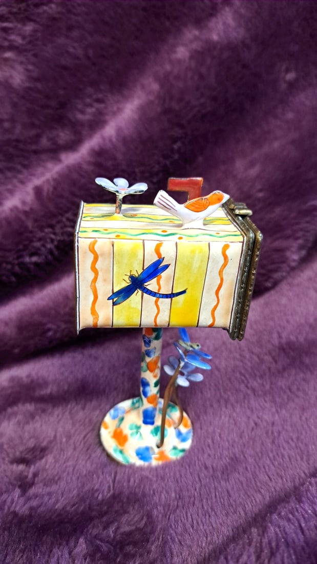 Hand-painted Kelvin Chen Us Mail Mailbox Figurine With Bird, Flower And Dragonfly - 4