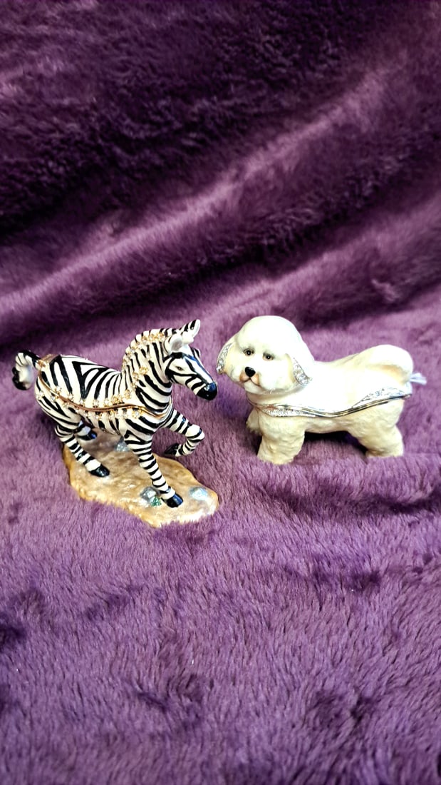 Set Of 2 Jeweled Enamel Hinged Trinket Boxes Zebra & White Dog Figurines 3": 1 x 3 x 1. 5 0. 5 lb Low Estimate: 20.00 High Estimate: 50.00