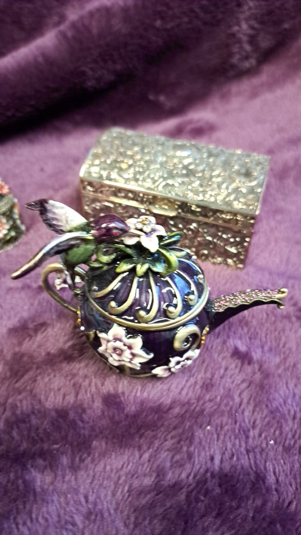 Lot Of 4 Decorative Trinket Boxes: Enamel Teapot, Cherub, Floral Heart & Silver Tone - 2