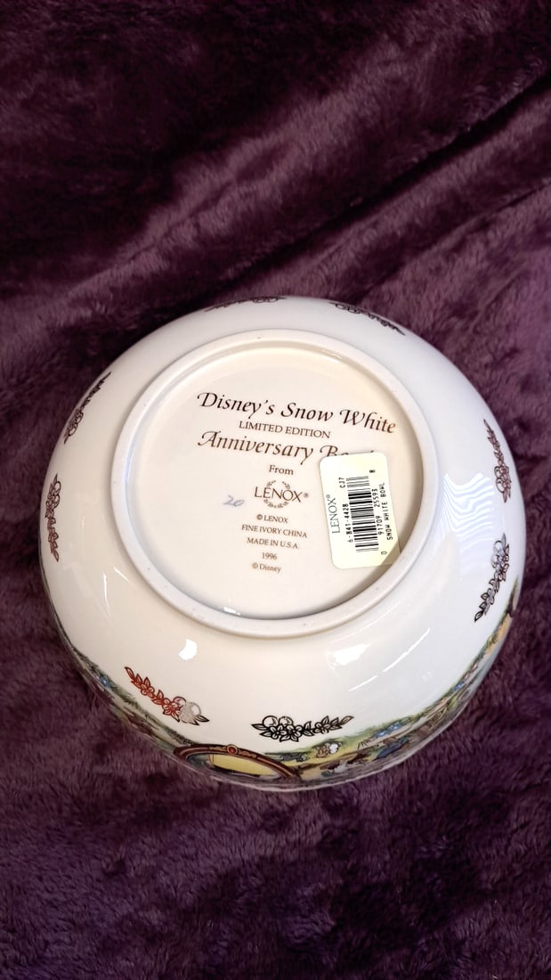 Lenox Disney Snow White And The Seven Dwarfs 24k Gold Fine China Bowl 8.5" - 8