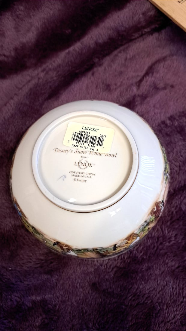 Lenox Disney Snow White Fine China Bowl With 24k Gold Trim - 7