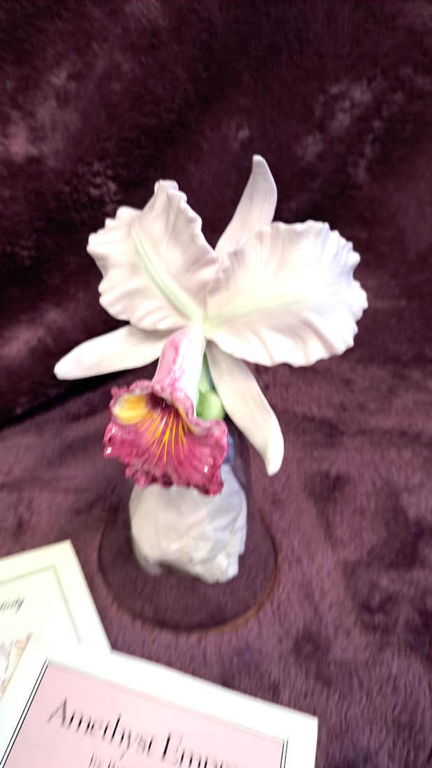 Amethyst Empress By Rosanne Sanders Porcelain Orchid Bell With Coa - 2