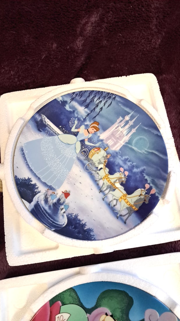 Disney Collector Plate Set Of 4 Snow White Cinderella Alice In Wonderland Sleeping Beauty - 3