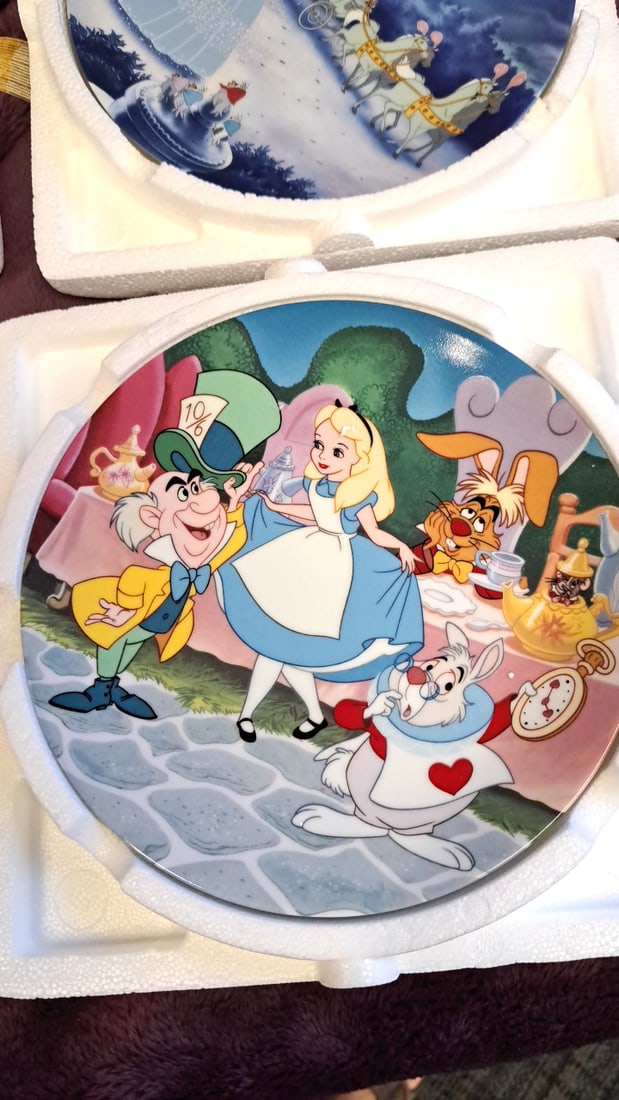 Disney Collector Plate Set Of 4 Snow White Cinderella Alice In Wonderland Sleeping Beauty - 4