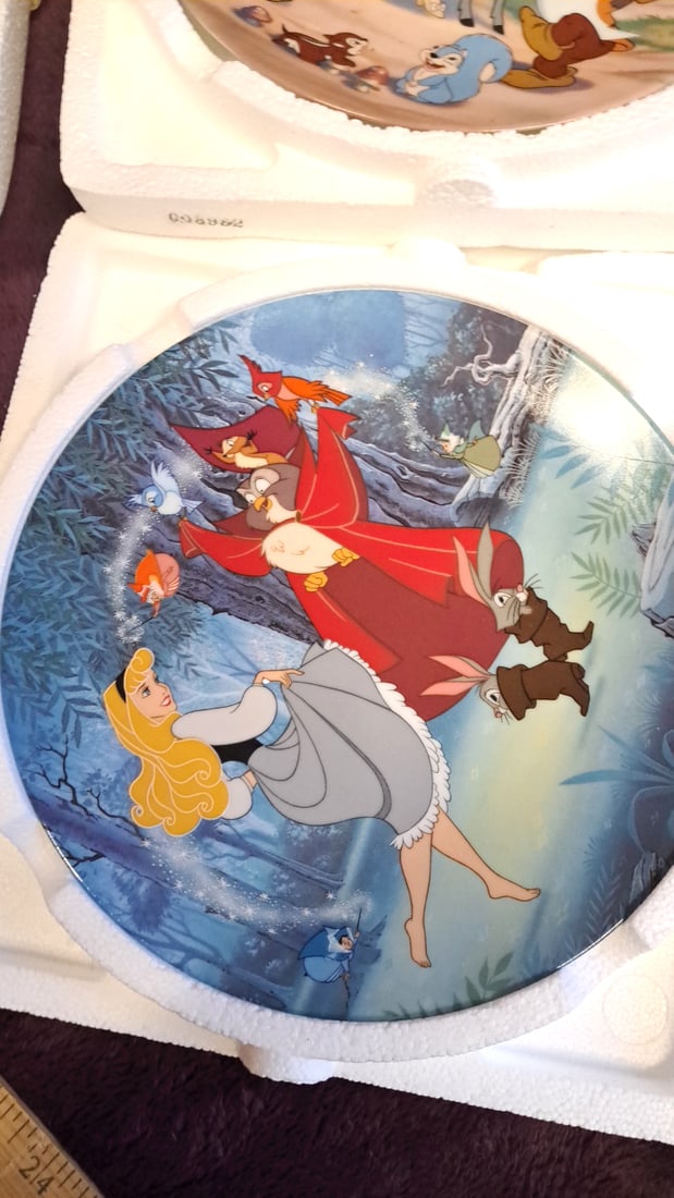 Disney Collector Plate Set Of 4 Snow White Cinderella Alice In Wonderland Sleeping Beauty - 5