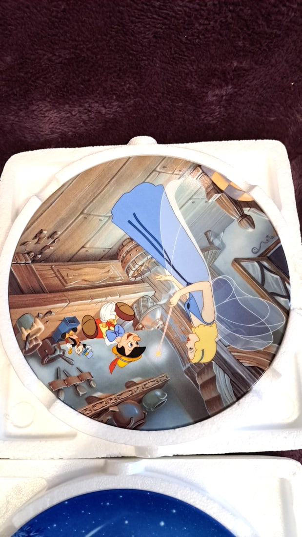 Disney Animated Classics Decorative Plates Set Of 4: Beauty And Beast, Peter Pan, Jungle Book, Pi... - 2